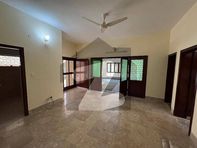 F -8 800 Yards 4BedRooms House Available For Rent F -8 800 Yards 4BedRooms House Available For Rent