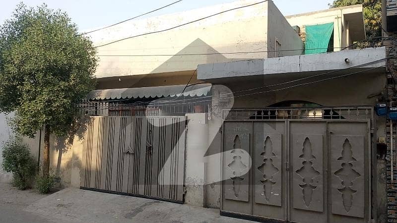 اعوان ٹاؤن لاہور میں 5 کمروں کا 10 مرلہ مکان 2.8 کروڑ میں برائے فروخت۔ اعوان ٹاؤن لاہور میں 5 کمروں کا 10 مرلہ مکان 2.8 کروڑ میں برائے فروخت۔