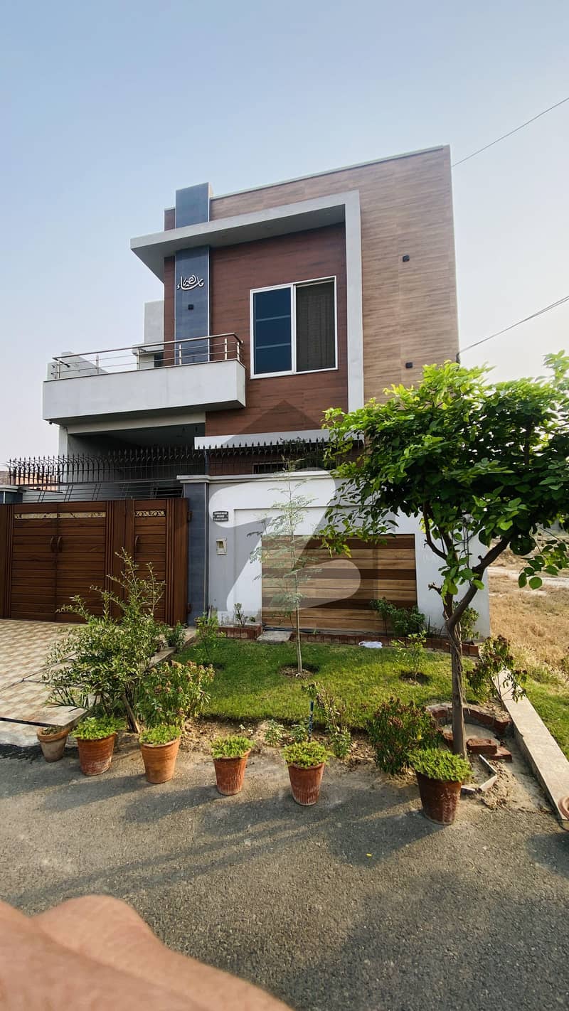 Stunning Fully Furnished 3-Bedroom Double-Storey Home For Sale Stunning Fully Furnished 3-Bedroom Double-Storey Home For Sale