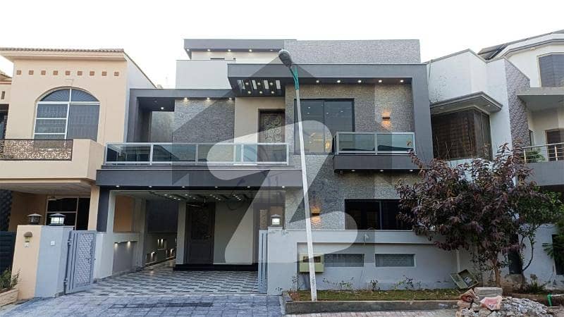 Bahria Town Phase 8, 11 Marla Designer House Available On Investor Rate Bahria Town Phase 8, 11 Marla Designer House Available On Investor Rate