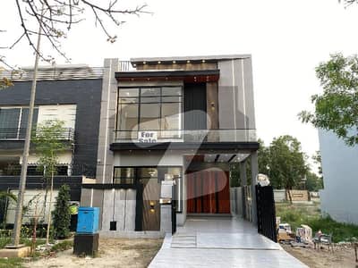 ڈی ایچ اے 11 رہبر فیز 2 ڈی ایچ اے 11 رہبر,لاہور میں 3 کمروں کا 5 مرلہ مکان 2.83 کروڑ میں برائے فروخت۔
