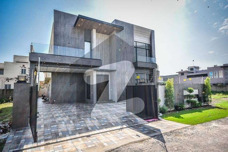 1 Kanal Elegant And Fully Maintained Super Hot Located Bungalow Is Available For Sale In The Best Block Of DHA Lahore. 1 Kanal Elegant And Fully Maintained Super Hot Located Bungalow Is Available For Sale In The Best Block Of DHA Lahore.