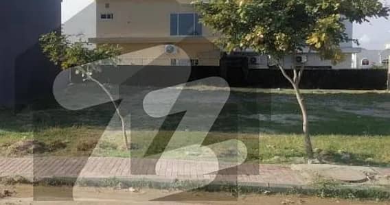Bahria Town Phase 7 Kanal Plot For Sale