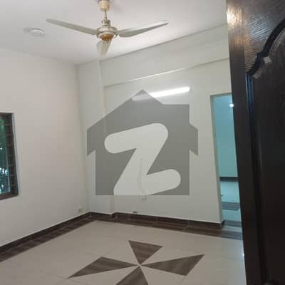 Beautiful 3 Bedrooms Apartment For Sale In Askari 11 Lahore