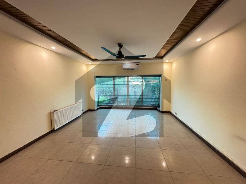 In Bahria Town - Safari Villas 3 10 Marla House For Sale In Bahria Town - Safari Villas 3 10 Marla House For Sale