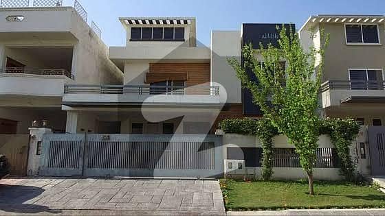 F11/4 Beautiful House 1000 Yard F11/4 Beautiful House 1000 Yard