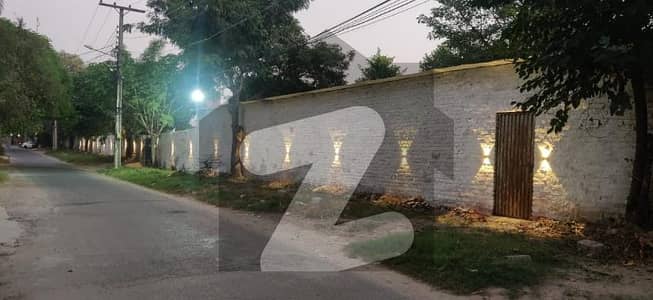 گلبرگ 2 - بلاک جی گلبرگ 2,گلبرگ,لاہور میں 5 کنال کمرشل پلاٹ 70.0 کروڑ میں برائے فروخت۔