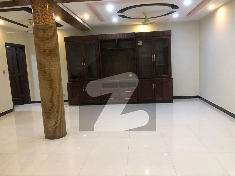 10Marla House Available For Rent F11/1 10Marla House Available For Rent F11/1