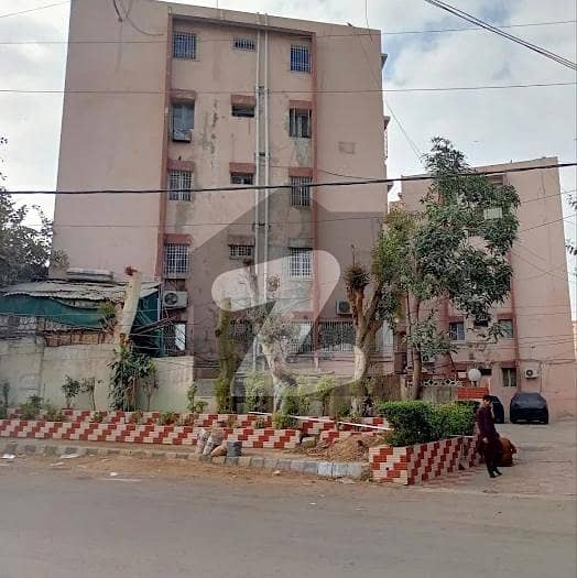 LUCKY PLAZA FLAT FOR SALE IN GULSHAN E IQBAL BLOCK 17 LUCKY PLAZA FLAT FOR SALE IN GULSHAN E IQBAL BLOCK 17