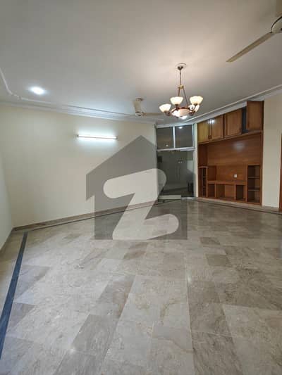 1 Kanal Upper Portion Is Available For Rent In G-10 3 Bed 3 Bath Separate Gate