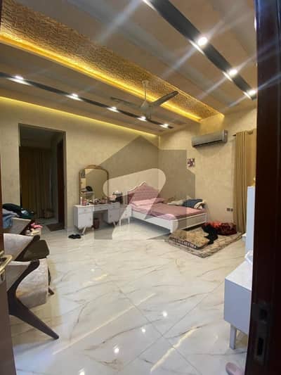 DHA PHASE 8 500 SQ YARD PORTION AVAILABLE FOR RENT
