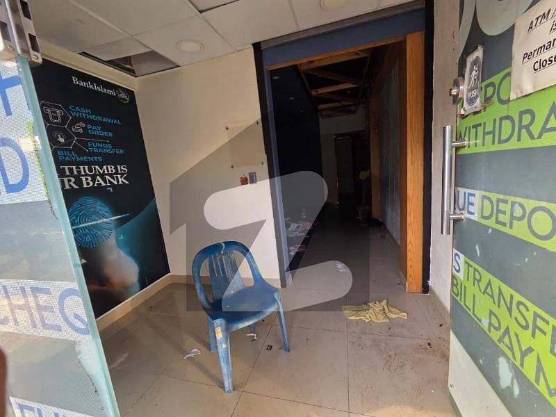 550 Square Feet Shop For Rent on The Prime Location of Commercial Avenue 550 Square Feet Shop For Rent on The Prime Location of Commercial Avenue