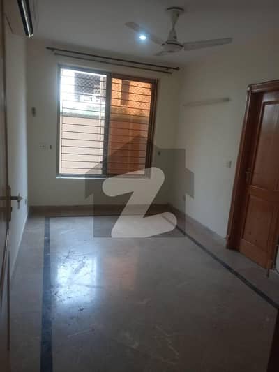 3 Bed Open Basement Portion For Rent E-11 (Original Pic)