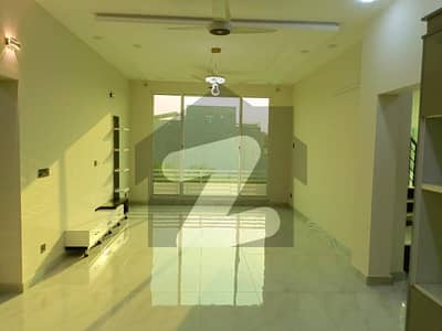 G-10/4