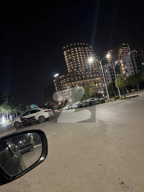 Gulburg mall 755 squre ft apparment avible for sale Gulburg mall 755 squre ft apparment avible for sale