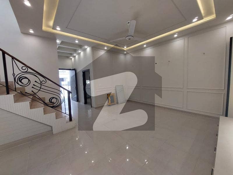 عبداللہ گارڈنز ایسٹ کینال روڈ,کینال روڈ,فیصل آباد میں 4 کمروں کا 7 مرلہ مکان 3.5 کروڑ میں برائے فروخت۔ عبداللہ گارڈنز ایسٹ کینال روڈ,کینال روڈ,فیصل آباد میں 4 کمروں کا 7 مرلہ مکان 3.5 کروڑ میں برائے فروخت۔