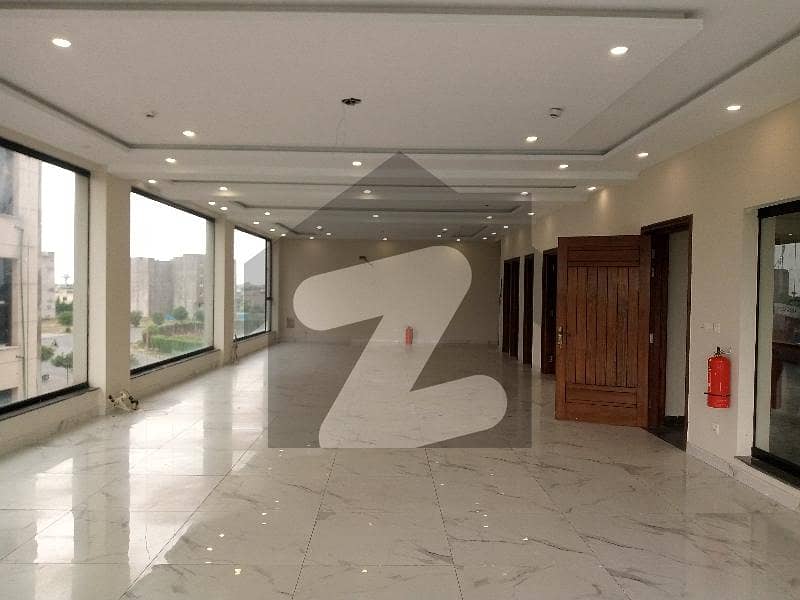 08 MARLA COMMERCIAL FLOOR WITH LIFT AVAILABLE 08 MARLA COMMERCIAL FLOOR WITH LIFT AVAILABLE