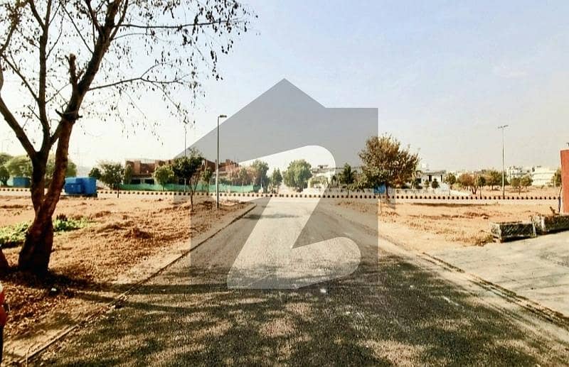 KANAL PAIR PLOT SOLID LAND Available In Sector B