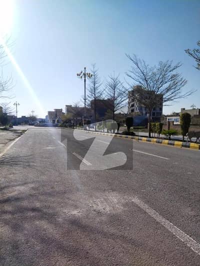 غوری ٹاؤن فیز 7 غوری ٹاؤن,اسلام آباد میں 6 مرلہ رہائشی پلاٹ 25.0 لاکھ میں برائے فروخت۔