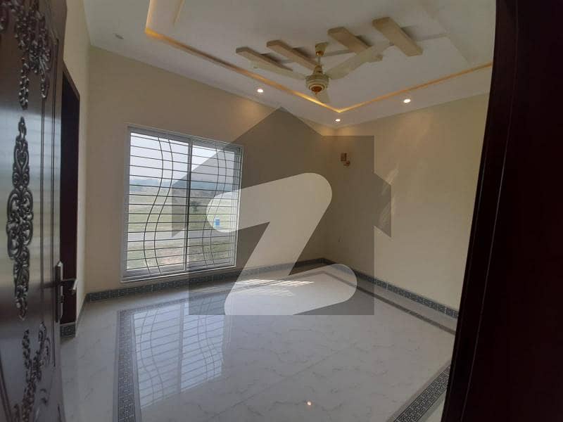 8 Marla (6 Bedrooms) House For Sale In Lake City Lahore. 8 Marla (6 Bedrooms) House For Sale In Lake City Lahore.