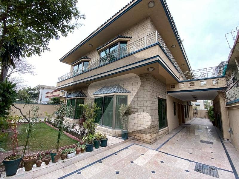 ایف ۔ 7 اسلام آباد میں 5 کمروں کا 1 کنال مکان 6.4 لاکھ میں کرایہ پر دستیاب ہے۔ ایف ۔ 7 اسلام آباد میں 5 کمروں کا 1 کنال مکان 6.4 لاکھ میں کرایہ پر دستیاب ہے۔