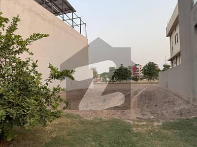 Prime Location Residential Plot Sized 5 Marla Available In Park View City - Platinum Block