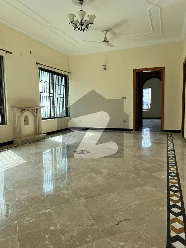 Luxury House For Rent Prime Location In10/4 Luxury House For Rent Prime Location In10/4