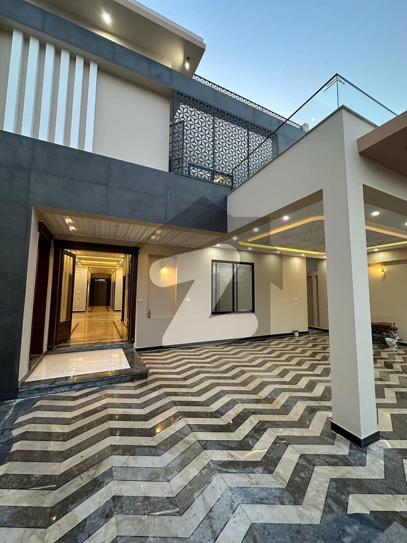 Kanal House Available at Investor Price Kanal House Available at Investor Price