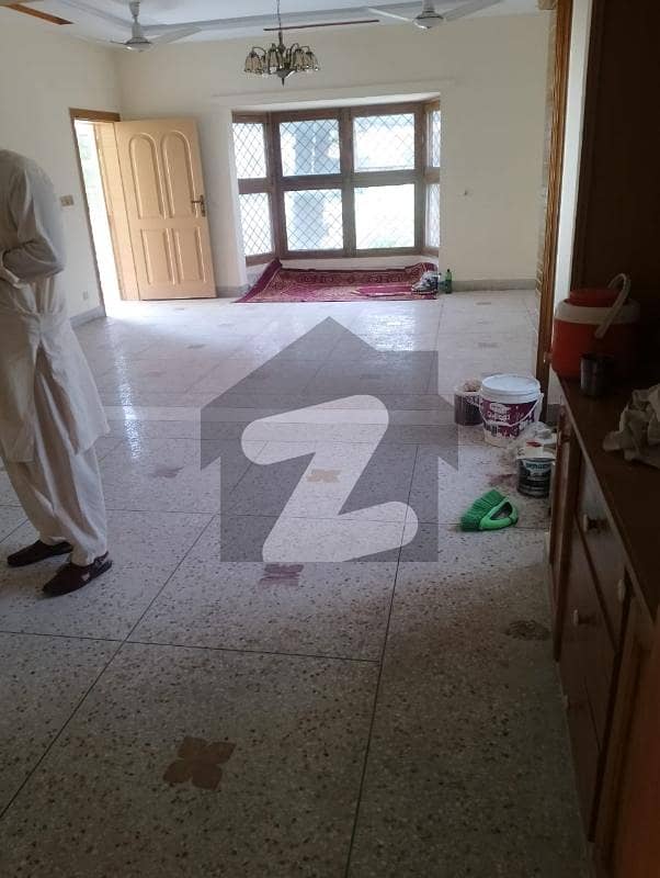 ایف ۔ 11 اسلام آباد میں 3 کمروں کا 1 کنال بالائی پورشن 2.0 لاکھ میں کرایہ پر دستیاب ہے۔ ایف ۔ 11 اسلام آباد میں 3 کمروں کا 1 کنال بالائی پورشن 2.0 لاکھ میں کرایہ پر دستیاب ہے۔