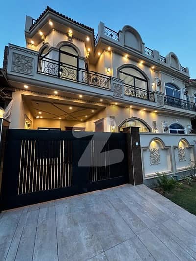 Buch Executive Villas 5 Marla House Up For sale