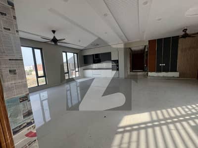 ڈی ایچ اے فیز 8 ڈی ایچ اے ڈیفینس,کراچی میں 5 کمروں کا 1 کنال مکان 6.5 لاکھ میں کرایہ پر دستیاب ہے۔