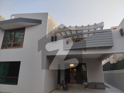 ڈی ایچ اے فیز 6 ڈی ایچ اے ڈیفینس,کراچی میں 5 کمروں کا 1 کنال مکان 3.75 لاکھ میں کرایہ پر دستیاب ہے۔
