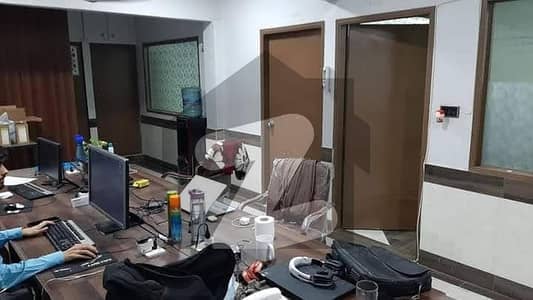 گلشنِ اقبال - بلاک 13 بی گلشنِ اقبال,گلشنِ اقبال ٹاؤن,کراچی میں 4 مرلہ دفتر 60.0 ہزار میں کرایہ پر دستیاب ہے۔