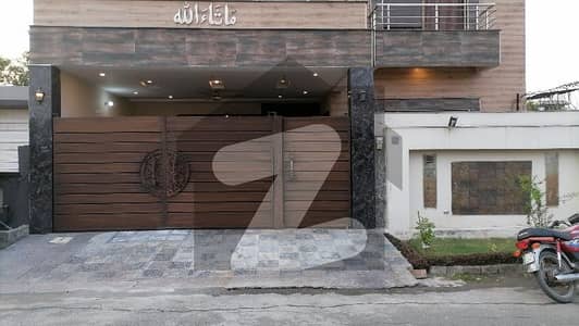 Prime Location Satiana Road House For Sale Sized 10 Marla