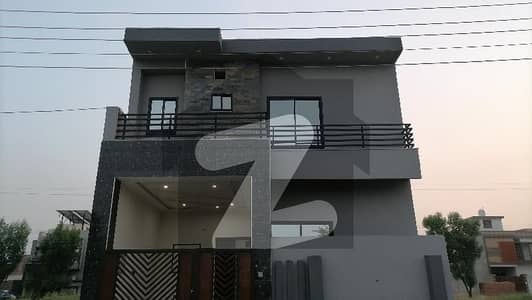 ستیانہ روڈ فیصل آباد میں 5 مرلہ مکان 1.2 کروڑ میں برائے فروخت۔