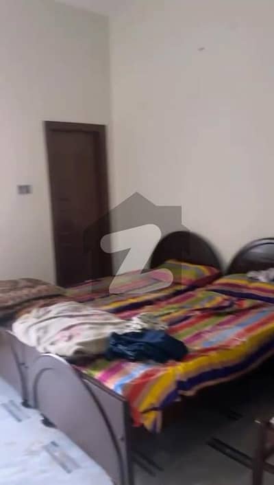 پنجاب گورنمنٹ سرونٹ ہاؤسنگ فاؤنڈیشن فیصل آباد میں 5 مرلہ مکان 1.6 کروڑ میں برائے فروخت۔
