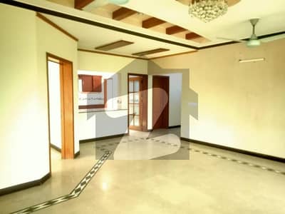 DHA PHASE 4 BLOCK GG 1 KANAL UPPER PORTION FOR RENT.