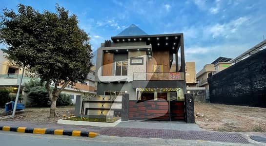 بحریہ ٹاؤن فیز 7 بحریہ ٹاؤن راولپنڈی,راولپنڈی میں 5 کمروں کا 10 مرلہ مکان 4.25 کروڑ میں برائے فروخت۔ بحریہ ٹاؤن فیز 7 بحریہ ٹاؤن راولپنڈی,راولپنڈی میں 5 کمروں کا 10 مرلہ مکان 4.25 کروڑ میں برائے فروخت۔
