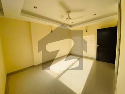 ایگزیکٹو ہائٹس ایف ۔ 11,اسلام آباد میں 2 کمروں کا 6 مرلہ فلیٹ 3.3 کروڑ میں برائے فروخت۔