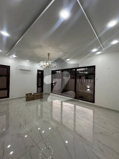 500 SQYRDS BRAND NEW WEST OPEN HOUSE AVAILABLE FOR SALE  MOMIN SURROUNDING