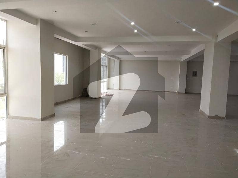 Blue Area 3000sqft 3rd Floor Available For Rent