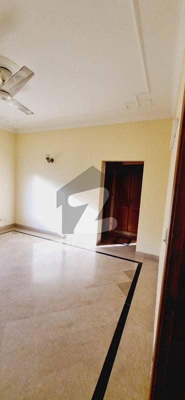 Ground Portion Available for Rent E-11/3 (1 Kanal) Ground Portion Available for Rent E-11/3 (1 Kanal)