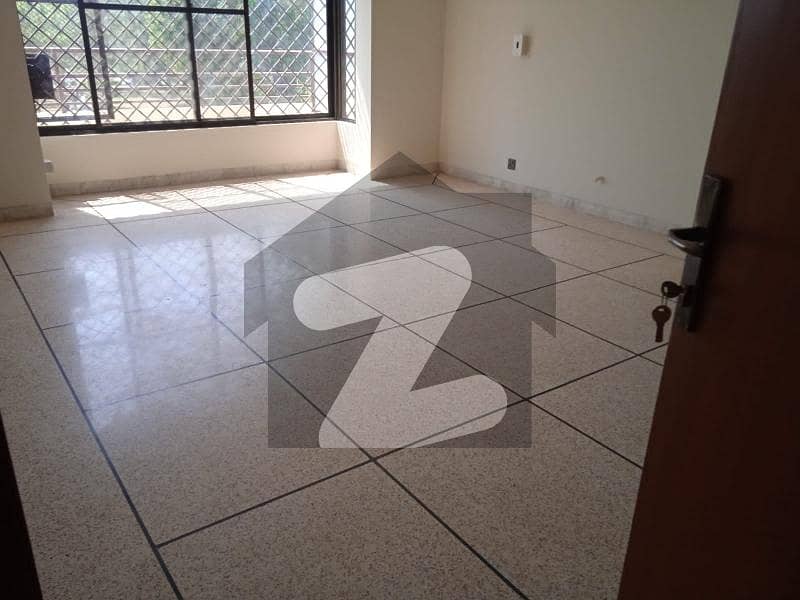 500 Square Yards Spacious House Available In F-10 For rent