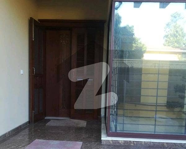 Centrally Located Lower Portion For rent In F-10 Available