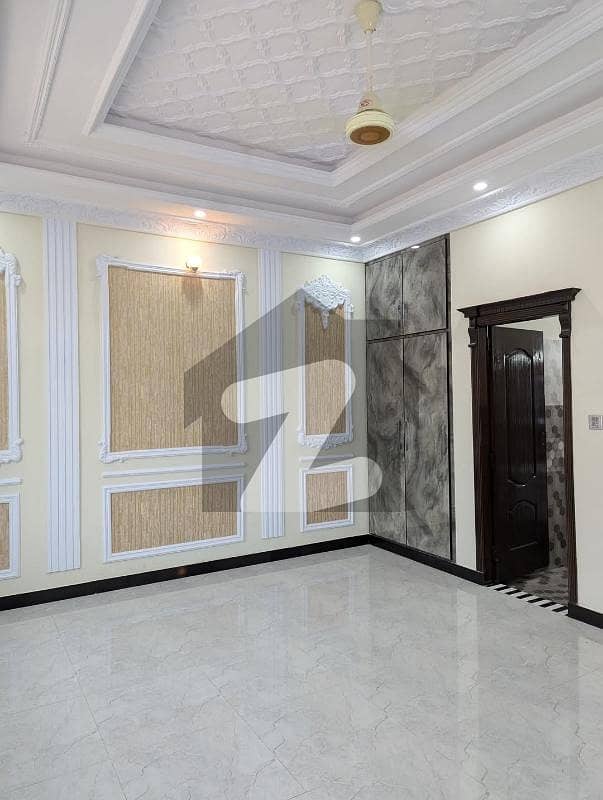 2.25 Marla commerial building for sale on best location possible in the town 2.25 Marla commerial building for sale on best location possible in the town