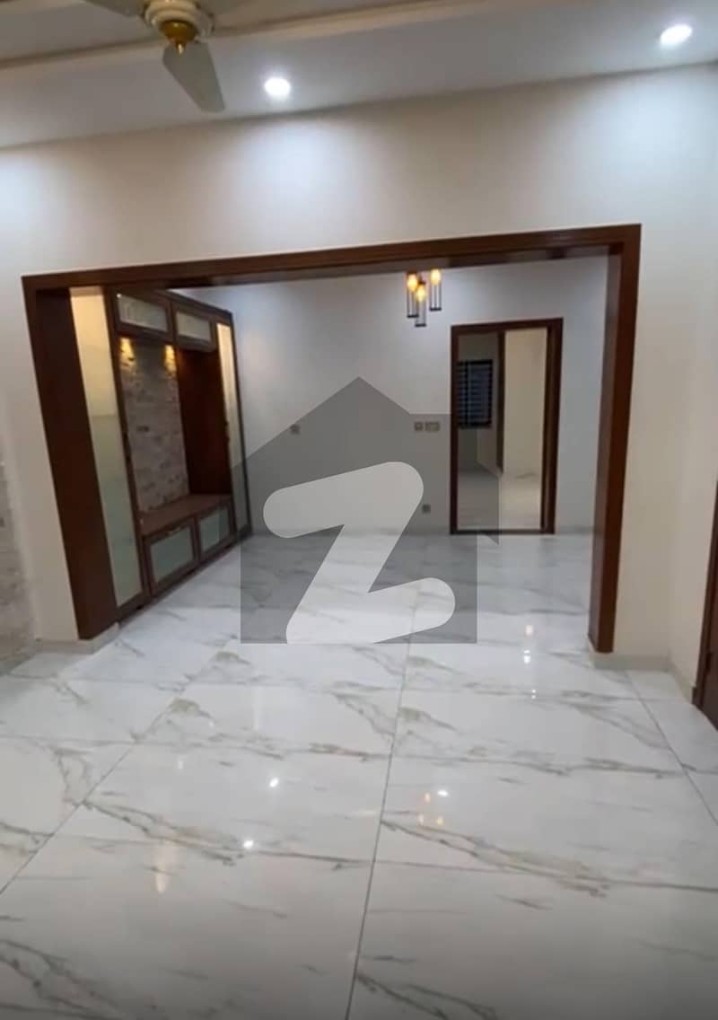 Lower Portion Avalible For Rent In F-11/3 Lower Portion Avalible For Rent In F-11/3