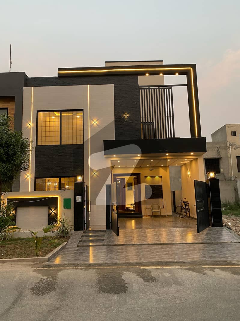 8 Marla luxury living house for sale in C block Bahria orchard Lahore 8 Marla luxury living house for sale in C block Bahria orchard Lahore