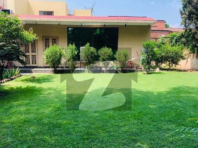 گارڈن ٹاؤن لاہور میں 6 کمروں کا 2 کنال مکان 20.0 کروڑ میں برائے فروخت۔