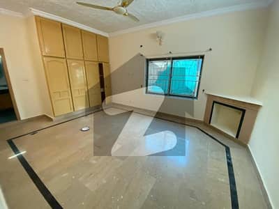 House For Rent In F8