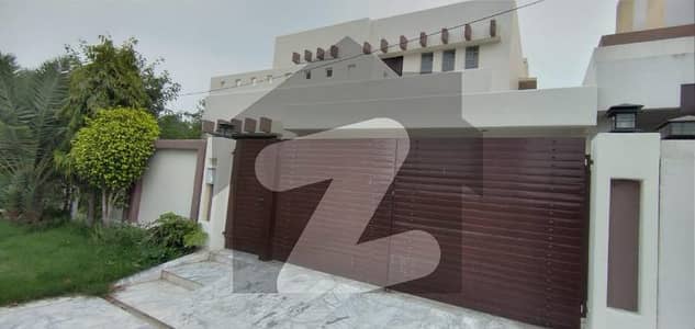 10 Marla House Available For Rent in Phase 4